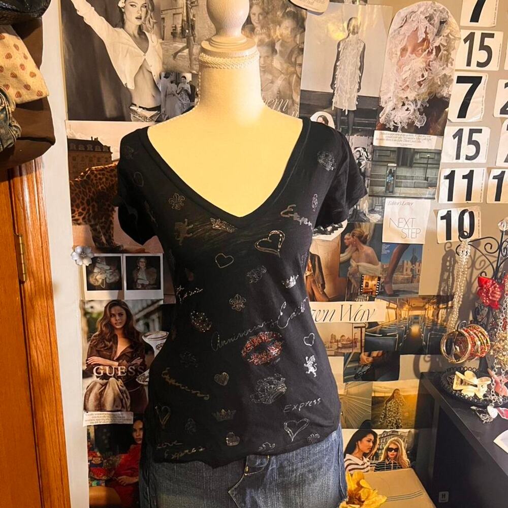 Exprese black v neck baby tee